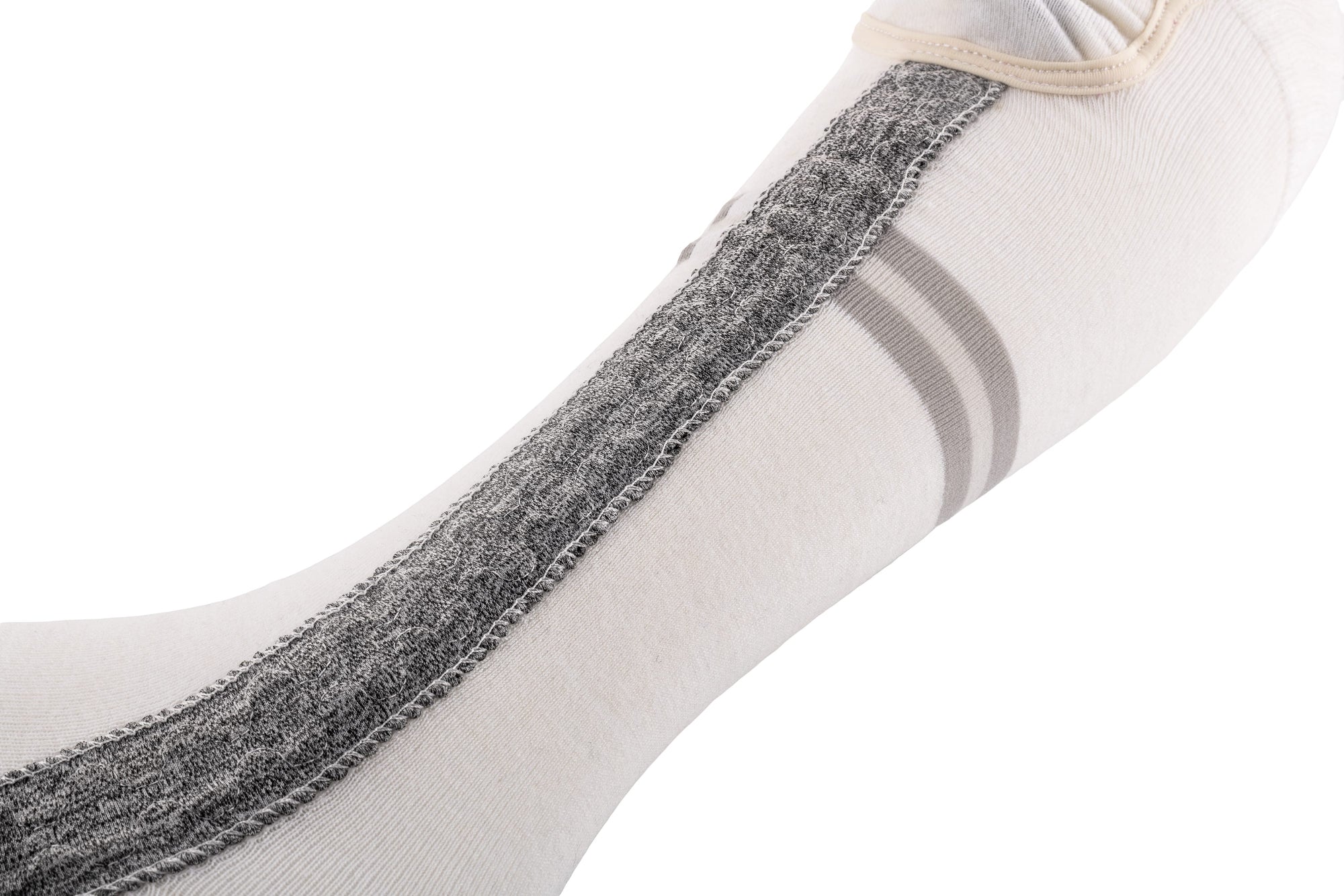 Lämpösukat – Aerowhite | Talviurheiluversio – USB-C | Ohuet ja kestävät